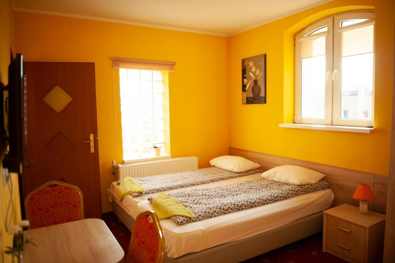 Pokoje I Apartamenty Pod Akacjami Malbork Esterno foto
